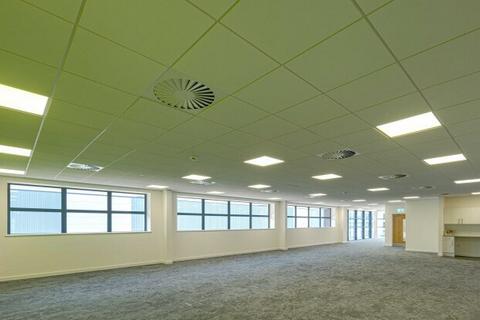 Warehouse to rent, Tachbrook Rd Leamington Spa CV31 3DW