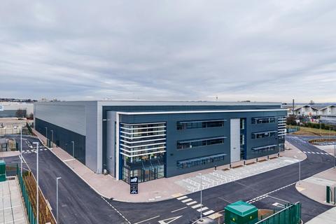 Warehouse to rent, River Way Harlow CM20 2EY