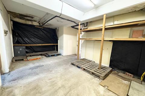 Retail property (high street) to rent, 47 Turnpike Ln London N8 0EP