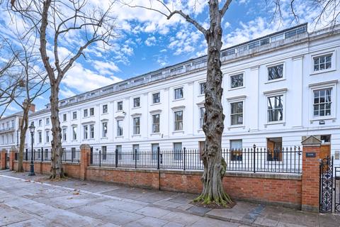 Office to rent, 37 New Walk Leicester LE1 6TU
