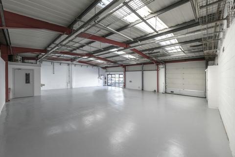 Property to rent, Abbey Rd London NW10 7UL