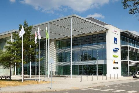 Office to rent, The Heights Heath Weybridge KT13 0NY