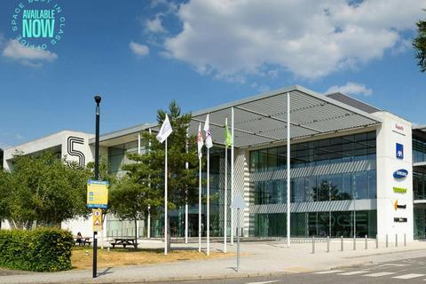 Office to rent, The Heights Heath Weybridge KT13 0NY