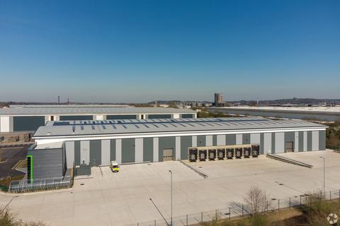 Distribution warehouse to rent, Callister Rd Burton Upon Trent DE14 2SY