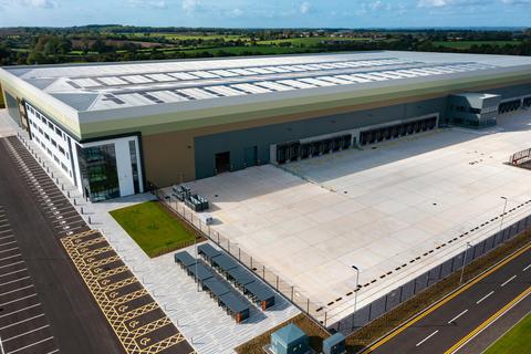 Distribution warehouse to rent, Chippenham Gtwy Chippenham SN14 6BD