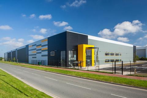 Distribution warehouse to rent, Liverpool International Business Park Liverpool L24 8RL
