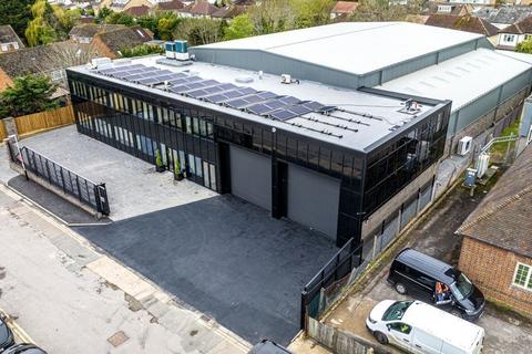 Factory to rent, Wellington Rd St Albans AL2 1EY