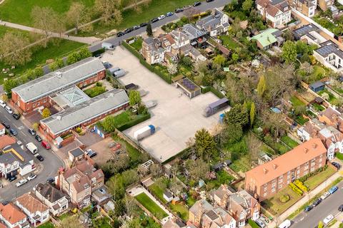 Land to rent, 6 Streatham Cmn S London SW16 3BT