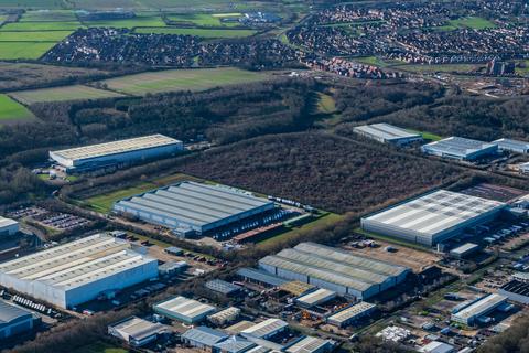 Distribution warehouse to rent, Gowerton Rd Northampton NN4 7BJ
