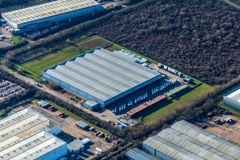 Distribution warehouse to rent, Gowerton Rd Northampton NN4 7BJ