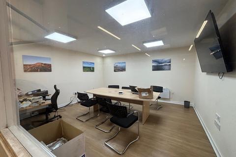 Warehouse to rent, N Canal Bank St Glasgow G4 9XP