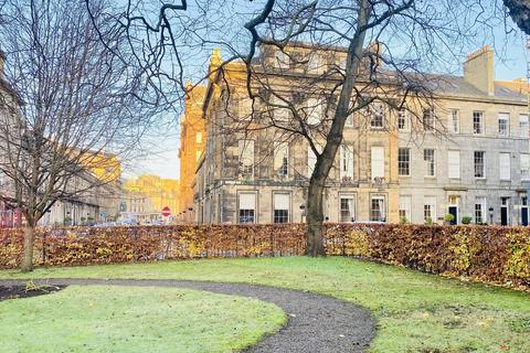 Office to rent, 28 Rutland Sq Edinburgh EH1 2BW