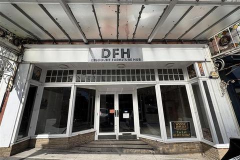 Retail property (high street) to rent, 2-4 Station Rd Colwyn Bay LL29 8BU