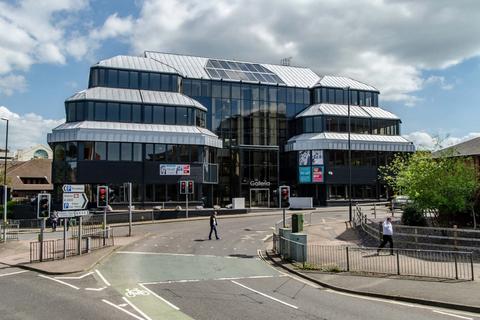 Office to rent, Station Rd Crawley RH10 1WW