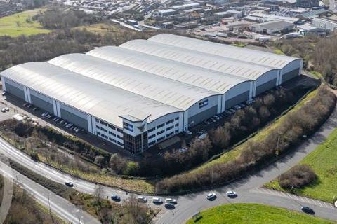 Distribution warehouse to rent, Black Country Rt Bilston WV14 7AU