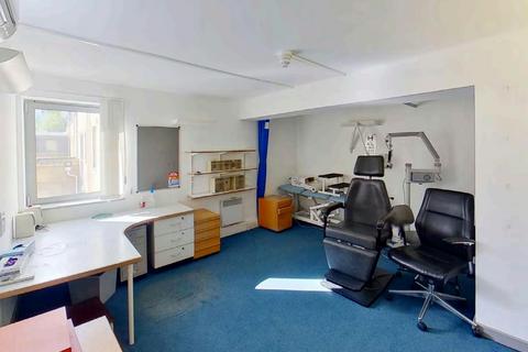 Retail property (high street) for sale, 278-280 Balham High Rd London SW17 7AT