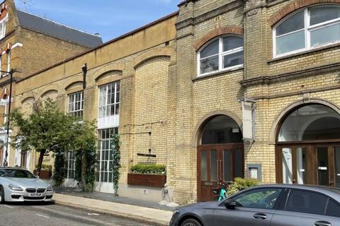 Restaurant to rent, 30 Almeida St London N1 1AD