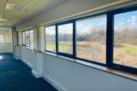Office to rent, Station Rd Reading RG7 4GB