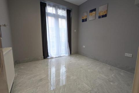 Retail property (high street) to rent, 122-122A Finchley Rd London NW3 5HT