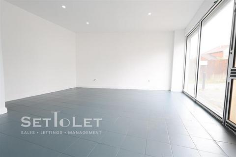Retail property (high street) to rent, 11 Strathdene Rd Birmingham B29 6QL