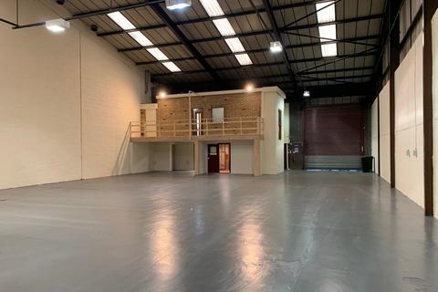 Warehouse to rent, 2500 London Rd Glasgow G32 8XZ