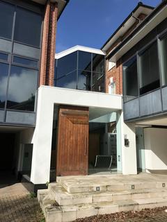 Office to rent, 27 Oxford St Newbury RG14 1JG