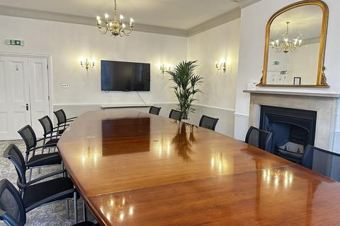 Office to rent, Castle Hl Windsor SL4 1PD