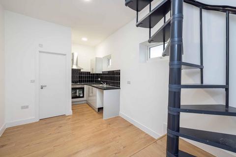 Office to rent, Graham Rd Harrow HA3 5RF