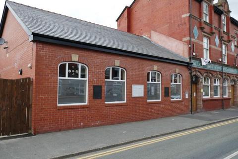 Pub for sale, 100-102 Gidlow Ln Wigan WN6 7DY