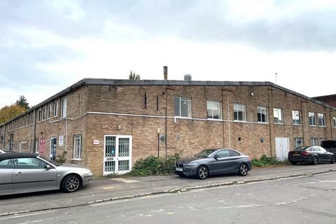 Warehouse to rent, Newtown Rd Henley On Thames RG9 1HG
