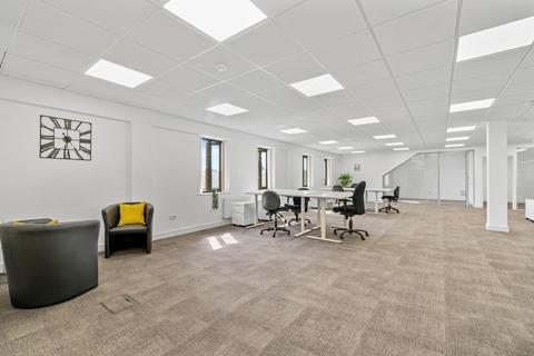 Office to rent, Tetbury Rd Cirencester GL7 6JJ
