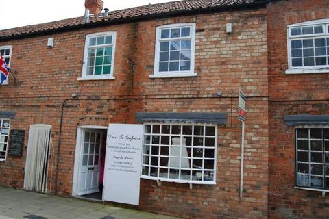 Retail property (high street) to rent, 6 Curtis Walk Gainsborough DN21 2BX