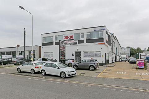 Industrial unit to rent, 28-30 Fowler Rd Ilford IG6 3UT