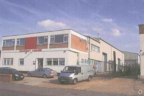 Industrial unit to rent, 28-30 Fowler Rd Ilford IG6 3UT