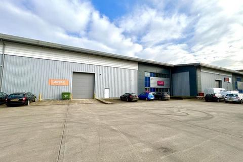Warehouse to rent, Beaumont Rd Banbury OX16 1TF