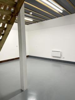 Industrial unit to rent, 70-72 Markfield Rd London N15 4QF