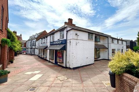 Retail property (high street) for sale, 4 White Lion Walk Banbury OX16 5UD