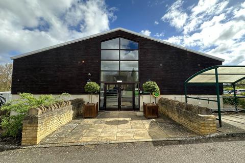 Office to rent, Cornbury Park Charlbury OX7 3EW