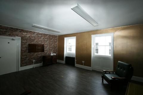 Office to rent, 21 Cross St Barnstaple EX31 1HR