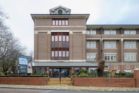 Office to rent, Southgate St Gloucester GL1 1UD