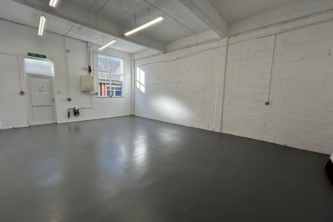 Warehouse to rent, 131 Aurelia Rd Croydon CR0 3BF