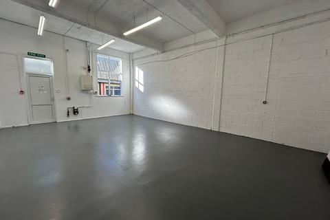Warehouse to rent, 131 Aurelia Rd Croydon CR0 3BF