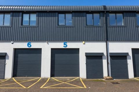Warehouse to rent, 131 Aurelia Rd Croydon CR0 3BF