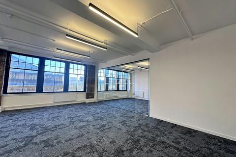 Office to rent, 89-99 Candleriggs Glasgow G1 1NP