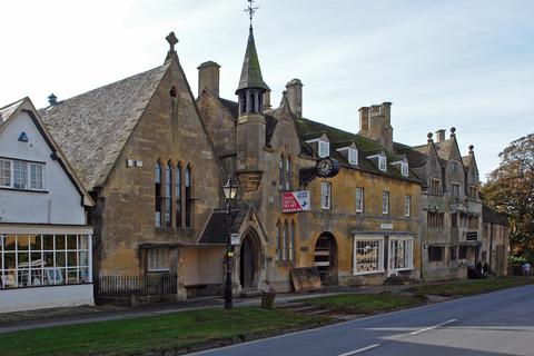 Retail property (high street) for sale, 67 High St Broadway WR12 7DT