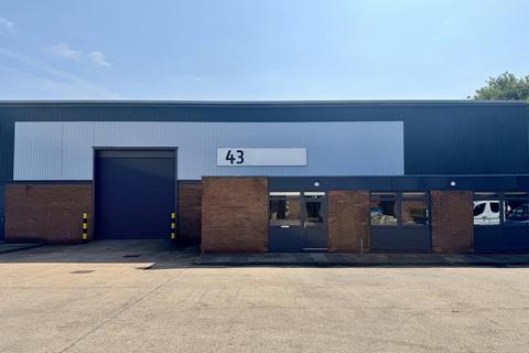 Distribution warehouse to rent, Tyburn Rd Birmingham B24 8HZ