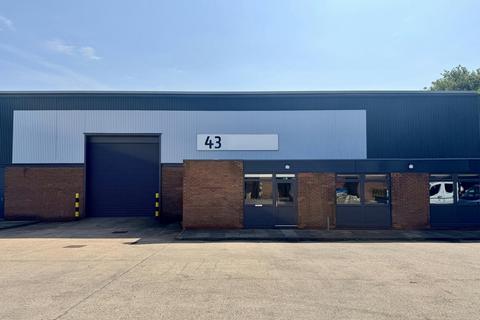 Distribution warehouse to rent, Tyburn Rd Birmingham B24 8HZ