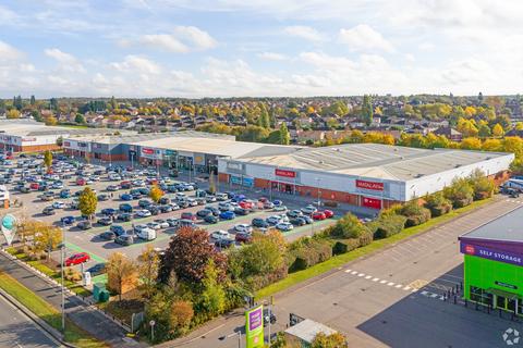 Retail property (high street) to rent, Wheatley Hall Rd Doncaster DN2 4PE