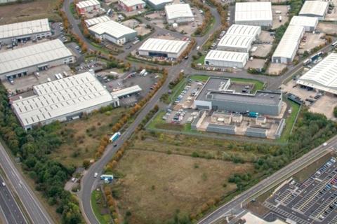Distribution warehouse to rent, Follingsby Av Gateshead NE10 8YF