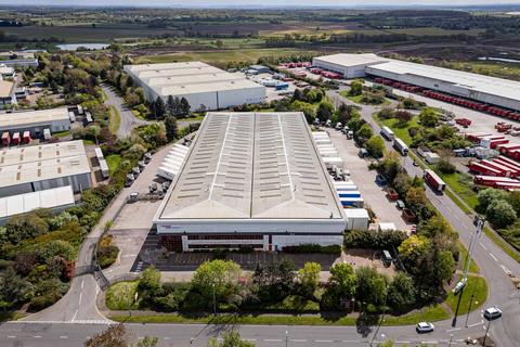 Distribution warehouse to rent, Siskin Pky Coventry CV3 4FJ